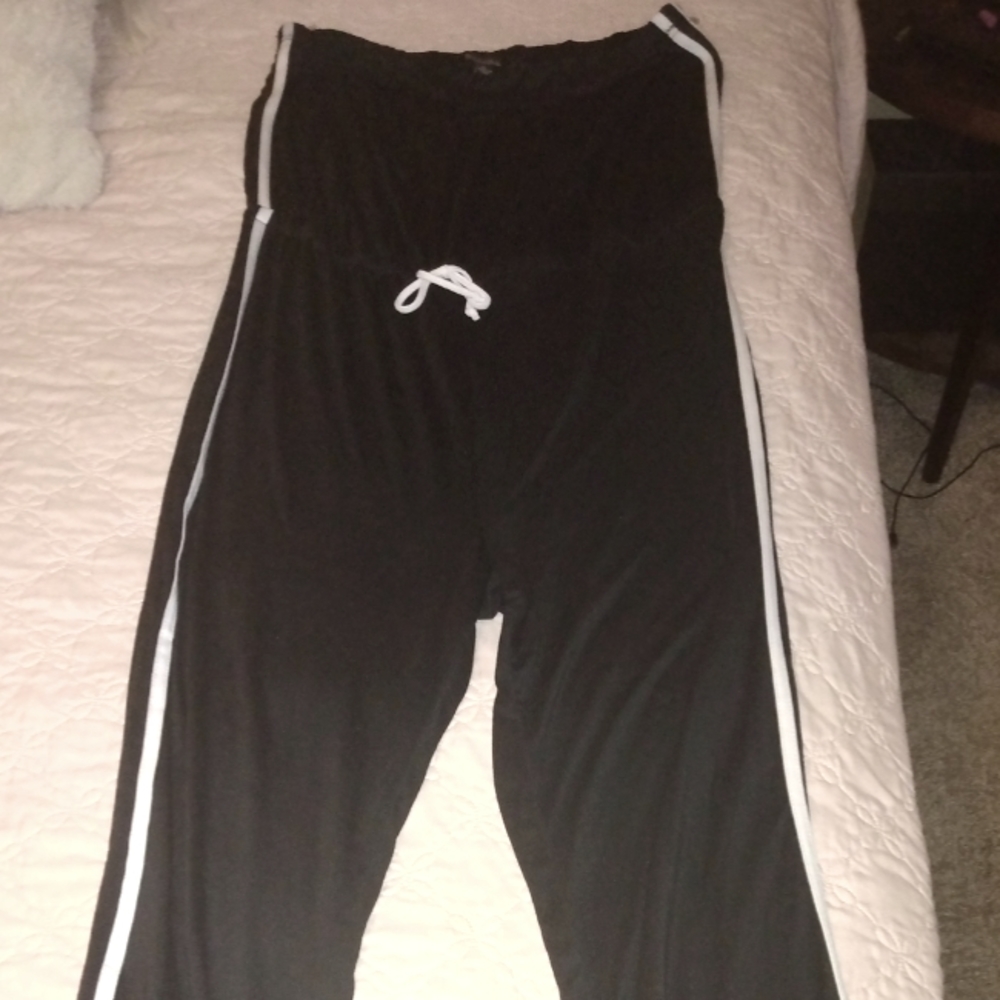 Women's 3X black with white stripes one piece sleeveless jumer